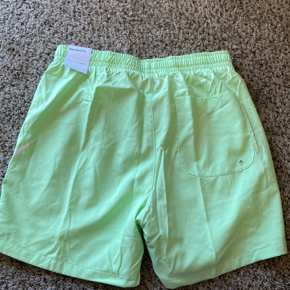 Mens Nike shorts. Medium. Standard fit - Picture 2 of 6